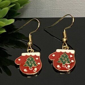 Mitten Earring, Christmas Earring, Holiday Earring, Gift Idea, Winter Earring